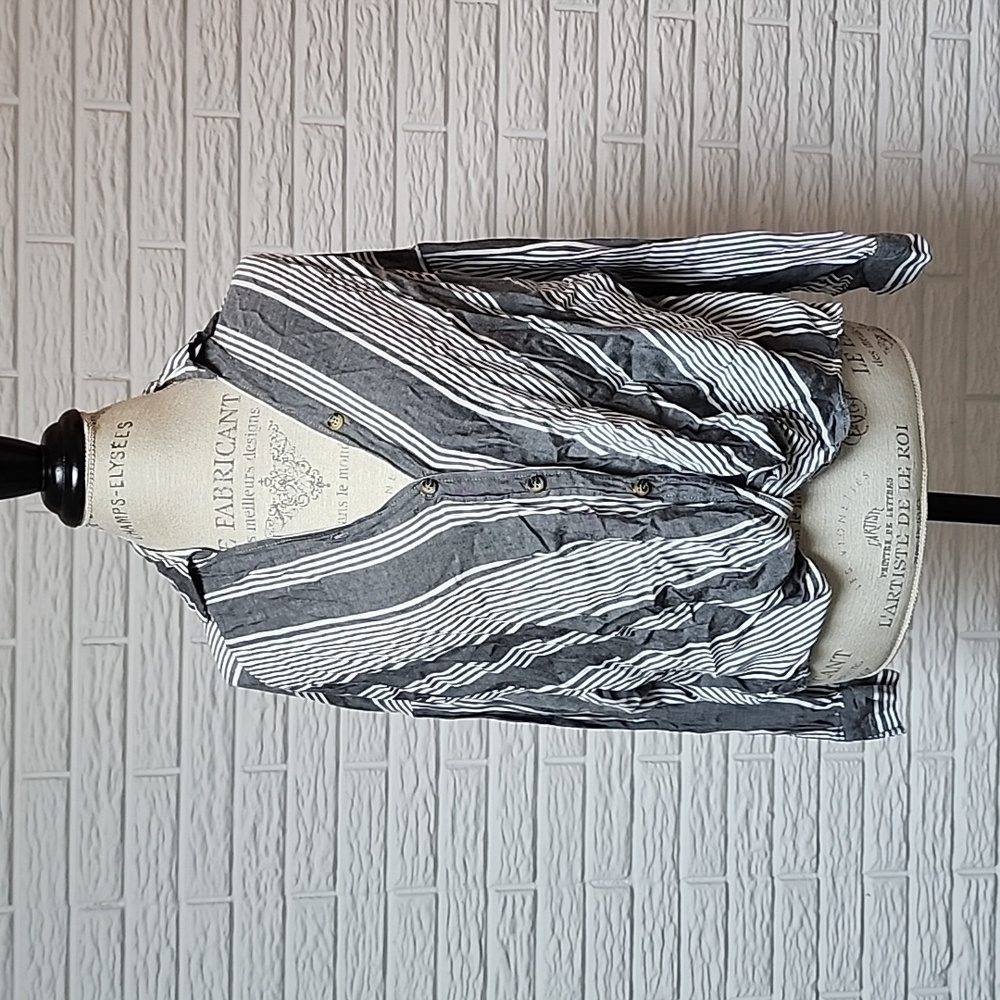 Twist Front Button Up